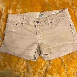 Khaki shorts, size L